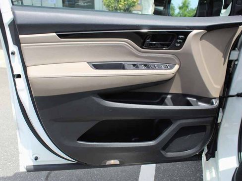 Used 2018 Honda Odyssey Elite image 11