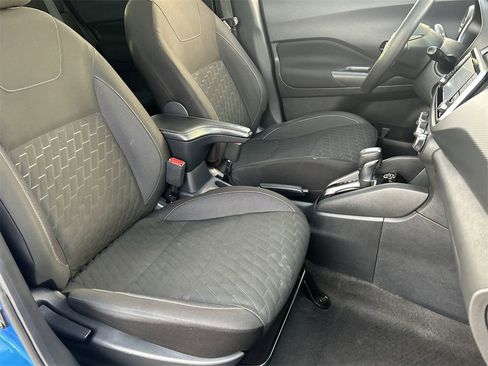 Used 2021 Nissan Kicks S image 8
