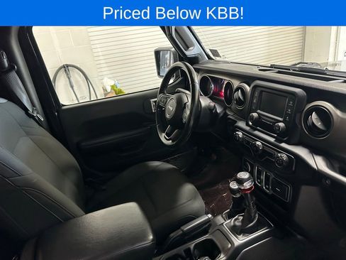 Used 2018 Jeep Wrangler Sport AWD/4WD image 17