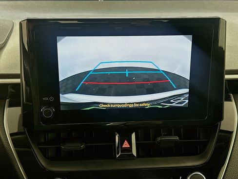 Used 2025 Toyota Corolla LE FWD image 22