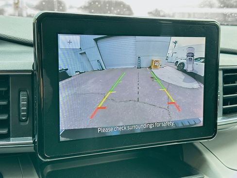 Used 2024 Ford Explorer XLT w/ Equipment Group 202A image 22