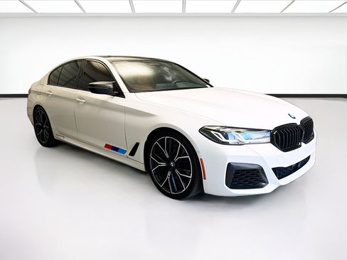 Used 2021 BMW M550i xDrive w/ Executive Package AWD/4WD image 3