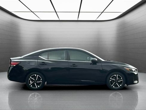 Used 2024 Nissan Sentra SV FWD image 7