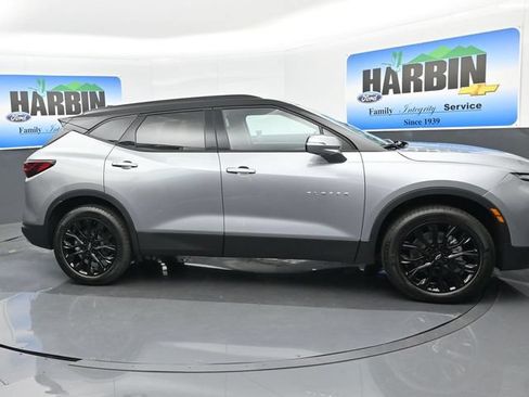 New 2026 Chevrolet Blazer LT w/ LPO, Black Sport Package FWD image 7