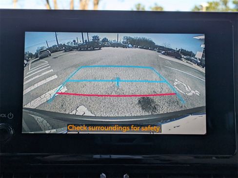 Used 2023 Toyota Corolla Cross L image 26