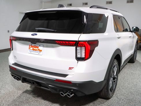 Used 2025 Ford Explorer ST AWD/4WD image 7