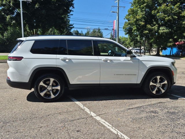 Used 2023 Jeep Grand Cherokee L Limited w/ Luxury Tech Group II AWD/4WD image 2
