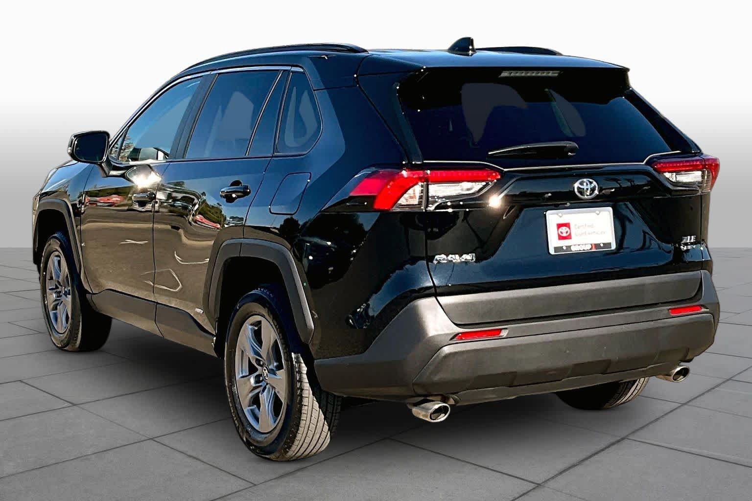 Certified 2025 Toyota RAV4 XLE AWD/4WD image 11