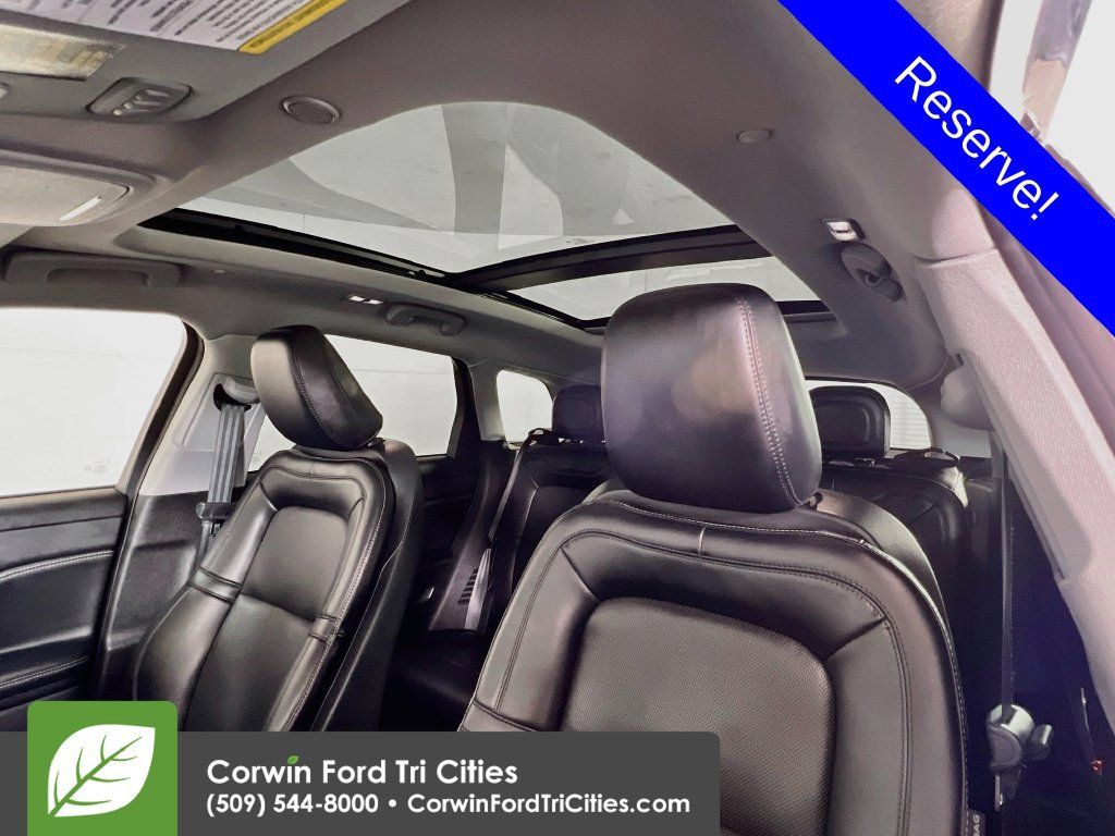 Used 2022 Lincoln Corsair Reserve w/ Equipment Group 201A AWD/4WD image 26