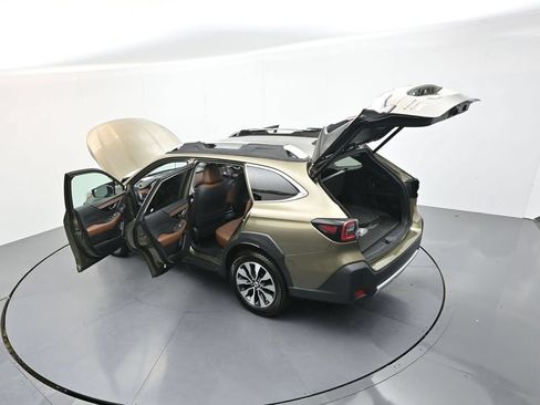 Used 2024 Subaru Outback Touring XT AWD/4WD image 37
