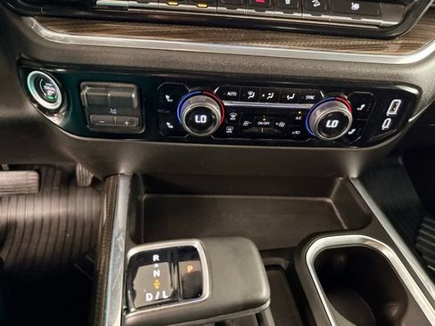 Used 2024 Chevrolet Silverado 1500 LT AWD/4WD image 25