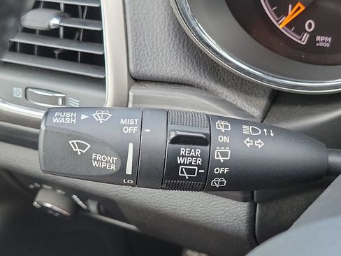 Used 2021 Jeep Grand Cherokee Laredo X AWD/4WD image 12