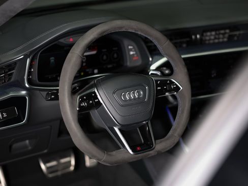 Used 2025 Audi RS 6 performance w/ Blue RS Design Package Plus image 29