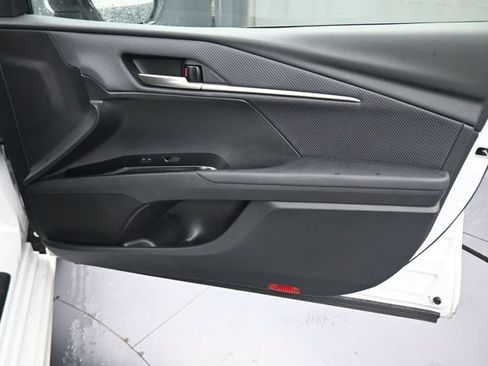 Used 2026 Toyota Camry SE FWD image 13