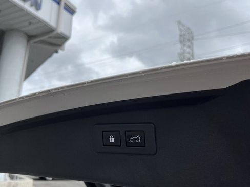 Certified 2025 Subaru Outback Limited image 11