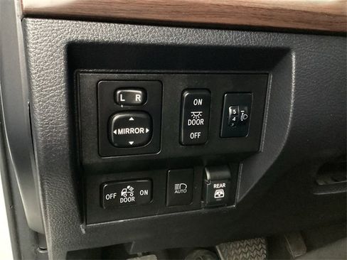 Used 2019 Toyota Tundra Limited image 32
