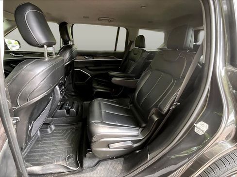 Used 2022 Jeep Grand Cherokee L Limited RWD image 19