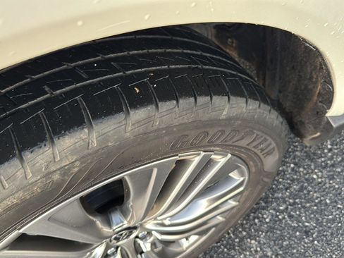 Used 2021 Toyota Venza Limited image 36