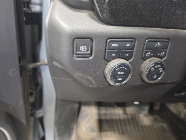 Used 2023 Chevrolet Silverado 1500 LT AWD/4WD image 14