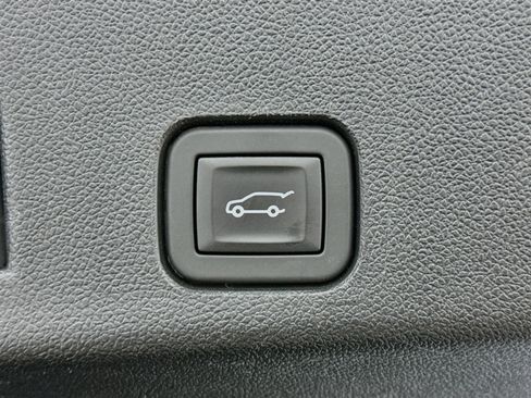 Used 2026 Chevrolet Traverse LT w/ Driver Confidence Package FWD image 31