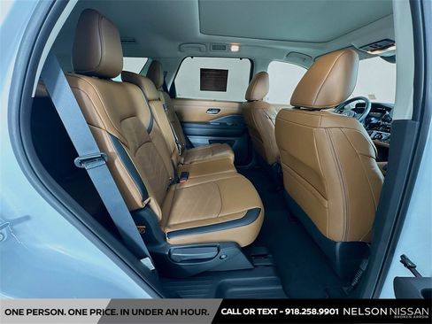 Certified 2025 Nissan Pathfinder Platinum w/ Black Appearance Package image 30