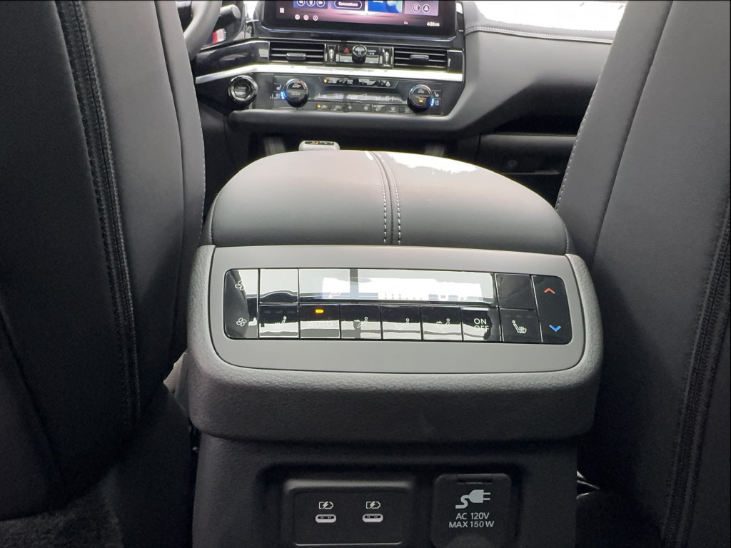 Used 2026 Nissan Pathfinder Platinum w/ Cargo Package FWD image 44