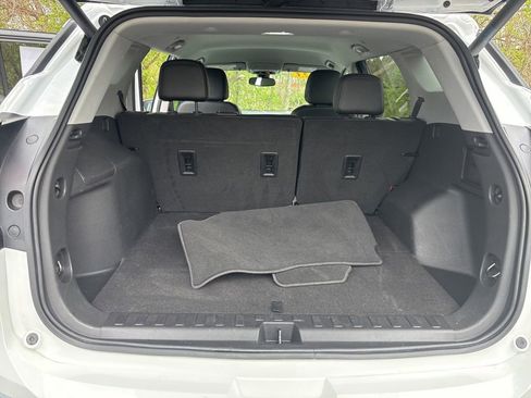 Used 2023 GMC Terrain SLT FWD image 15