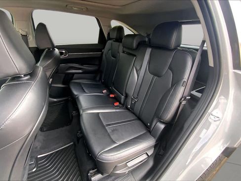 Used 2025 Kia Sorento S w/ Panoramic Sunroof Package FWD image 21