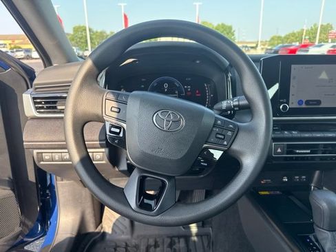 Used 2026 Toyota Camry LE FWD image 28