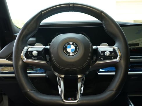 Used 2024 BMW 740i RWD image 12