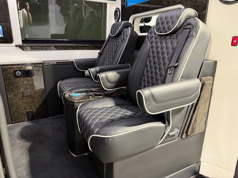 Used 2022 Mercedes-Benz Sprinter 3500 image 60