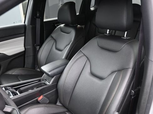 Used 2024 Jeep Compass Limited AWD/4WD image 11