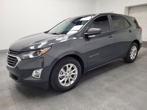 Used 2021 Chevrolet Equinox LS w/ LS Convenience Package image 2