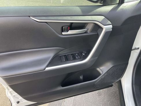 Used 2025 Toyota RAV4 XLE w/ Convenience Package image 26