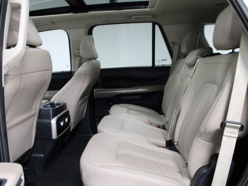 Used 2024 Ford Expedition Limited image 26