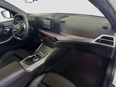 Used 2025 BMW 330i Sedan w/ M Sport Package image 30