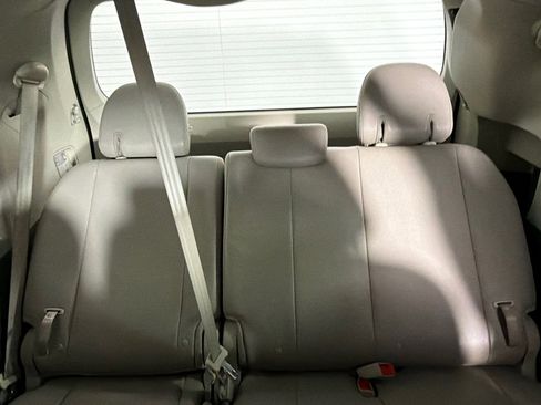 Used 2018 Toyota Sienna XLE image 22