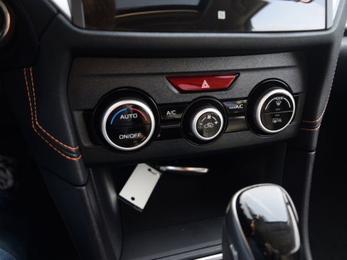 Used 2021 Subaru Crosstrek 2.5i Limited w/ Popular Package #4 image 12