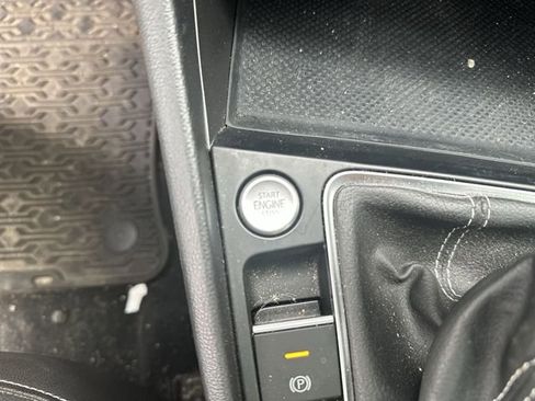 Used 2023 Volkswagen Jetta SE FWD image 19
