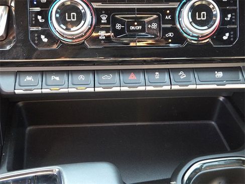 Used 2023 GMC Sierra 1500 AT4 w/ AT4 Preferred Package image 24