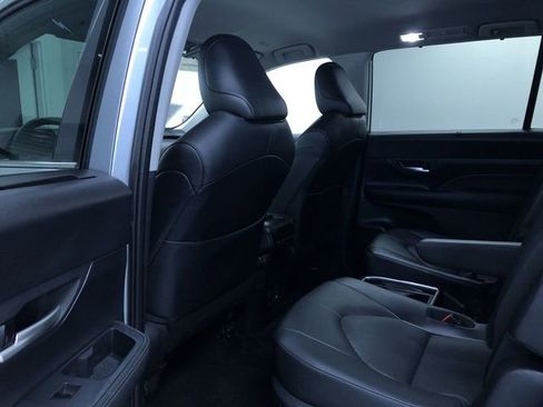 Certified 2025 Toyota Grand Highlander AWD image 21