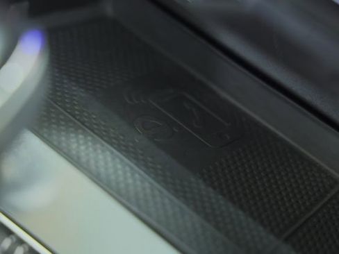 Certified 2022 Volkswagen Tiguan SE image 24