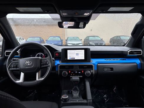 Used 2025 Toyota Tacoma TRD Off-Road image 32