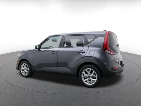 Used 2025 Kia Soul LX w/ LX Technology Package FWD image 7