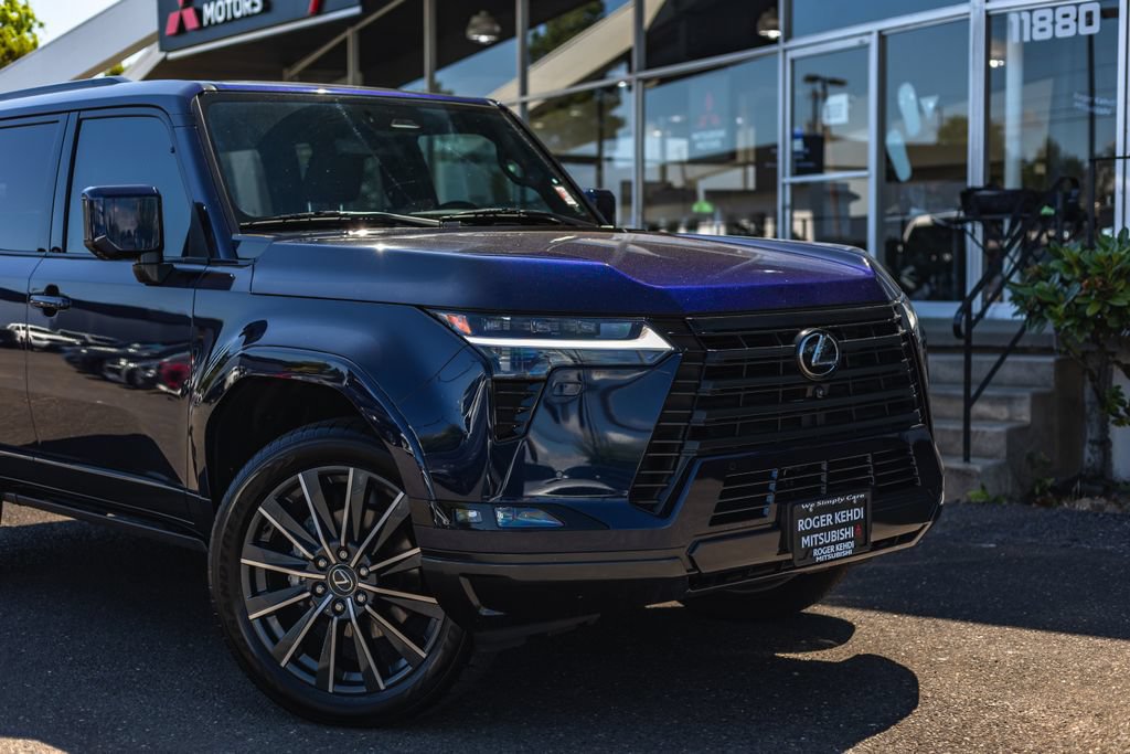 Used 2024 Lexus GX 550 w/ Accessory Package (Z1) AWD/4WD image 3