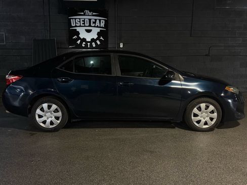 Used 2019 Toyota Corolla LE w/ Carpet Mat Package (TMS) FWD image 7