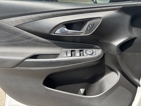 Used 2024 Buick Envista Sport Touring image 9