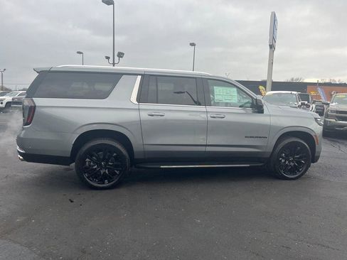 New 2026 Chevrolet Suburban Premier image 6