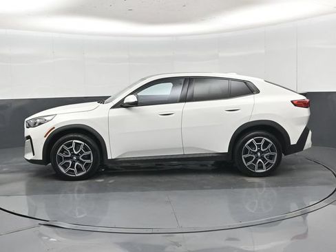 Used 2026 BMW X2 xDrive28i AWD/4WD image 32