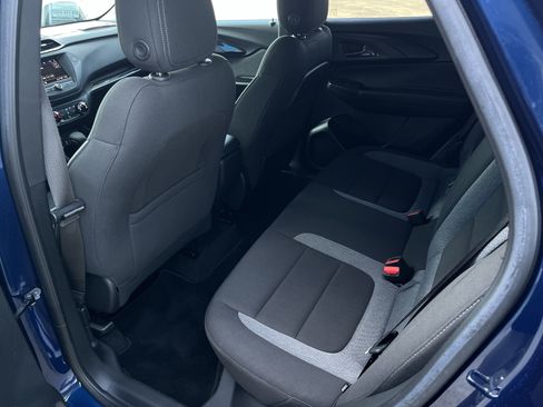 Used 2023 Chevrolet TrailBlazer LT FWD image 3